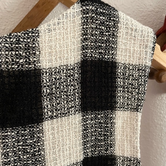 Zara tweed checkered tank with fringe - Picture 6 of 6